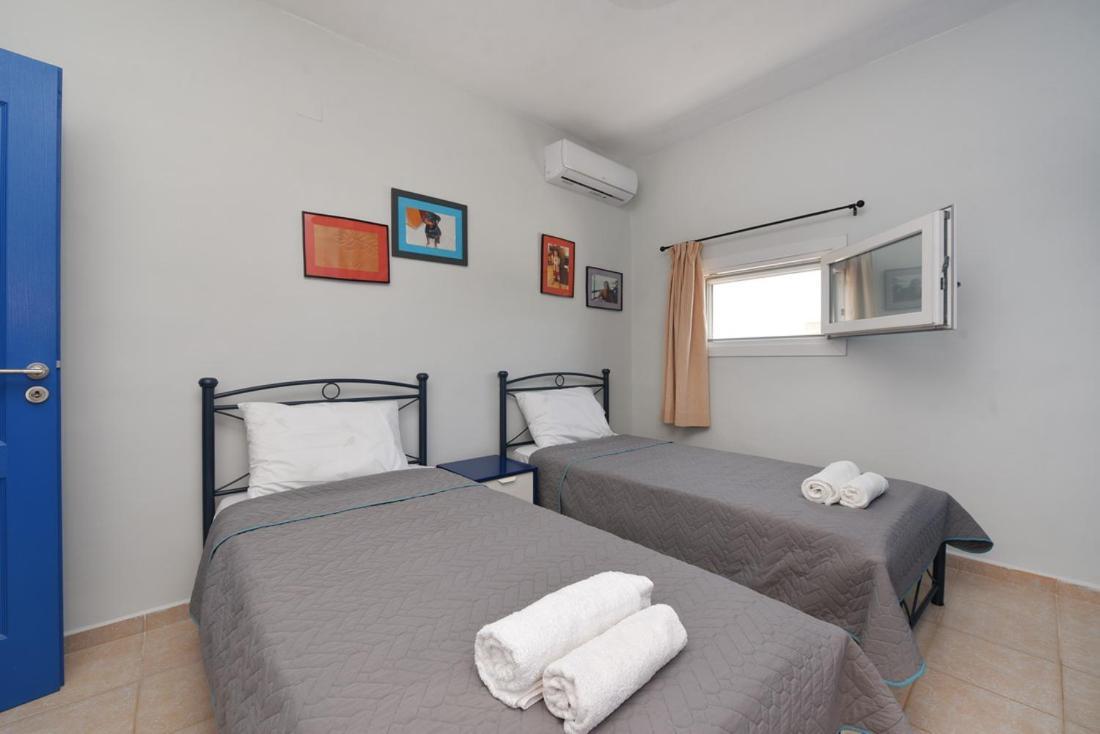 Flora'S Beach And Pool Villa In Syros Liaropa Exterior foto