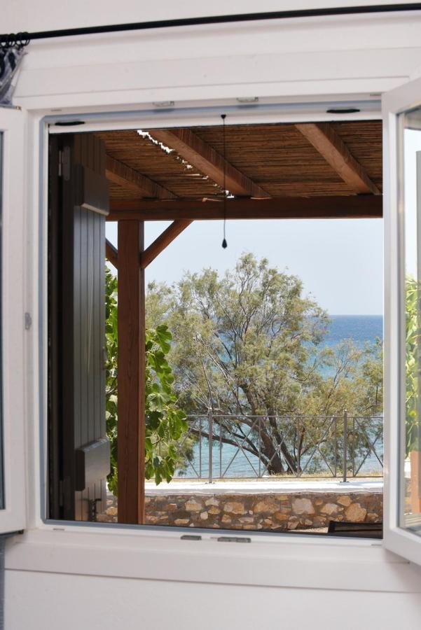 Flora'S Beach And Pool Villa In Syros Liaropa Exterior foto
