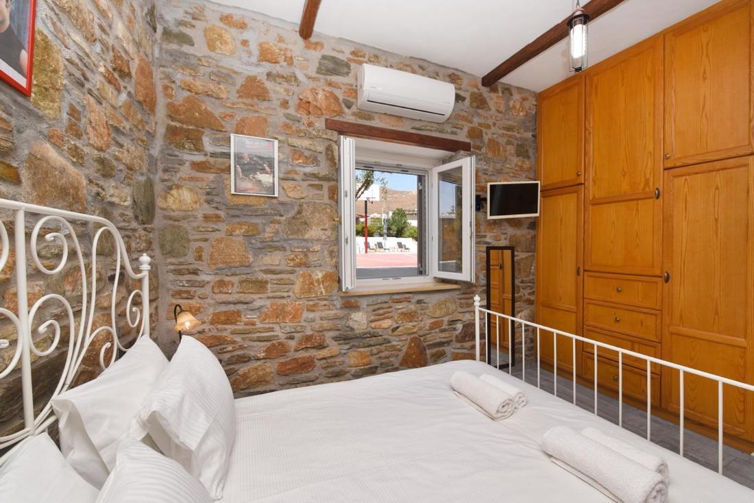 Flora'S Beach And Pool Villa In Syros Liaropa Exterior foto