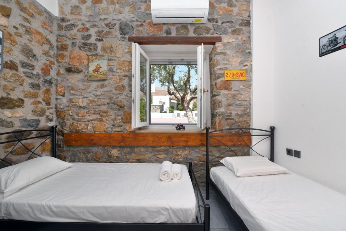 Flora'S Beach And Pool Villa In Syros Liaropa Exterior foto